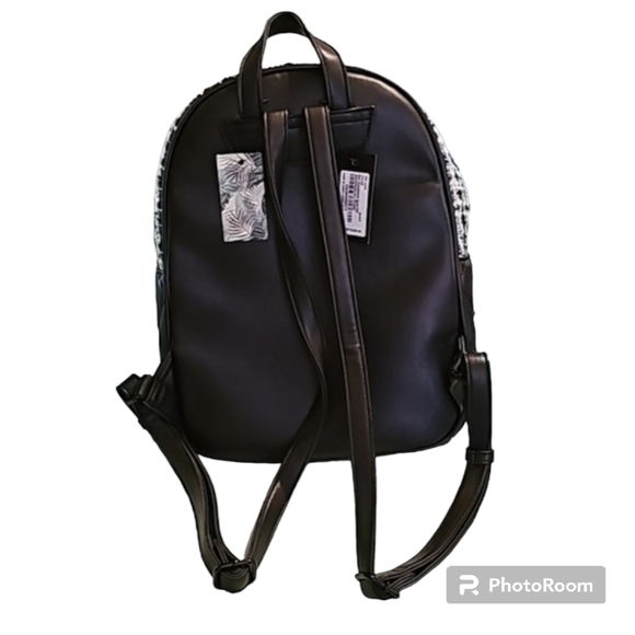 Badgley Mishka Big Diamond Quilted Backpack W/studs - Picture 5 of 8